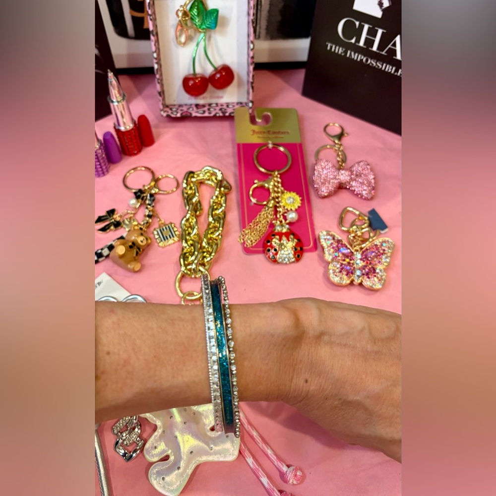 BETSEY J. and JUICY C. Assorted Women's Keychains/Bag Charms & more.
10 Items - Picture 5 of 6